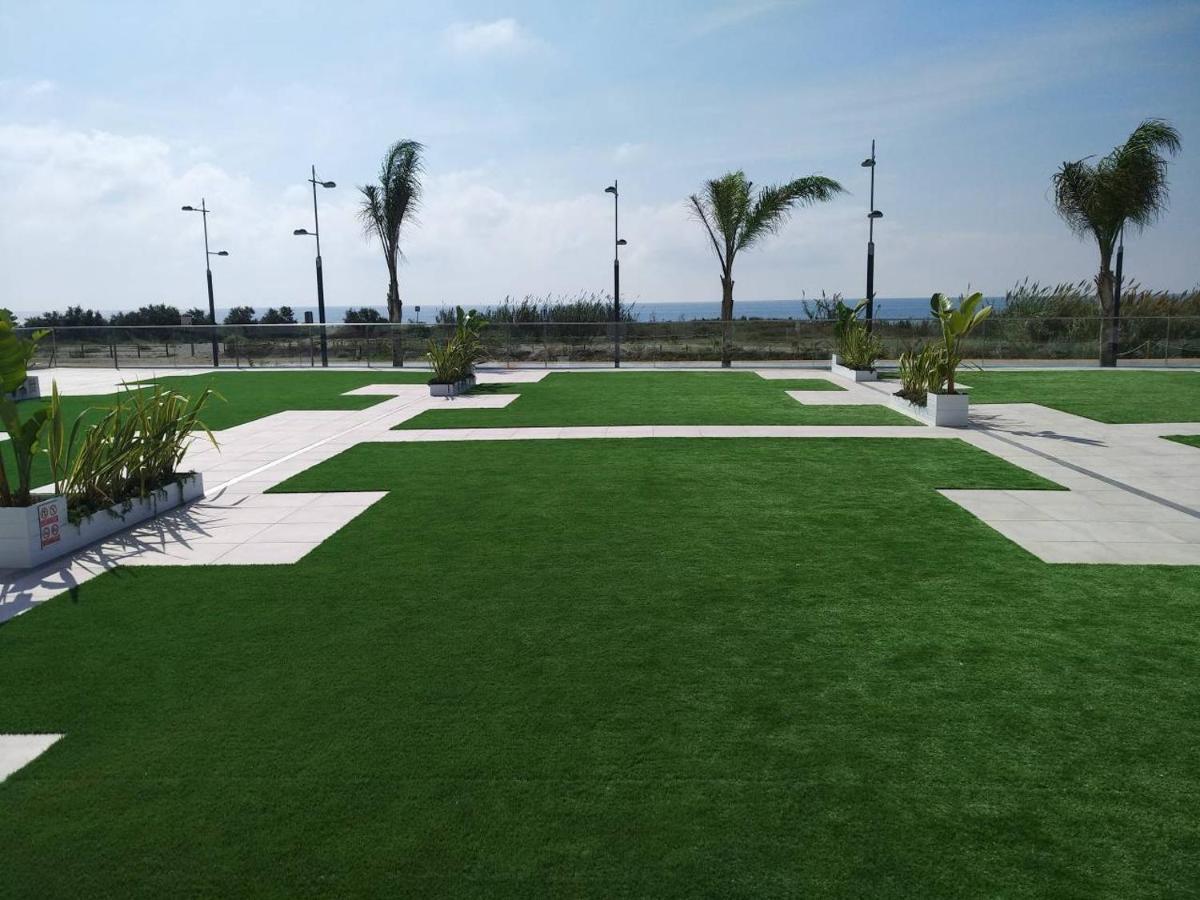 Apartamento En Primera Linea De Playa, Con Piscina Y Garaje En Torrox Costa Luaran gambar